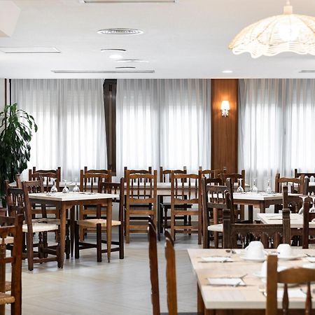 Hotel Mi Casa Sabiñánigo エクステリア 写真