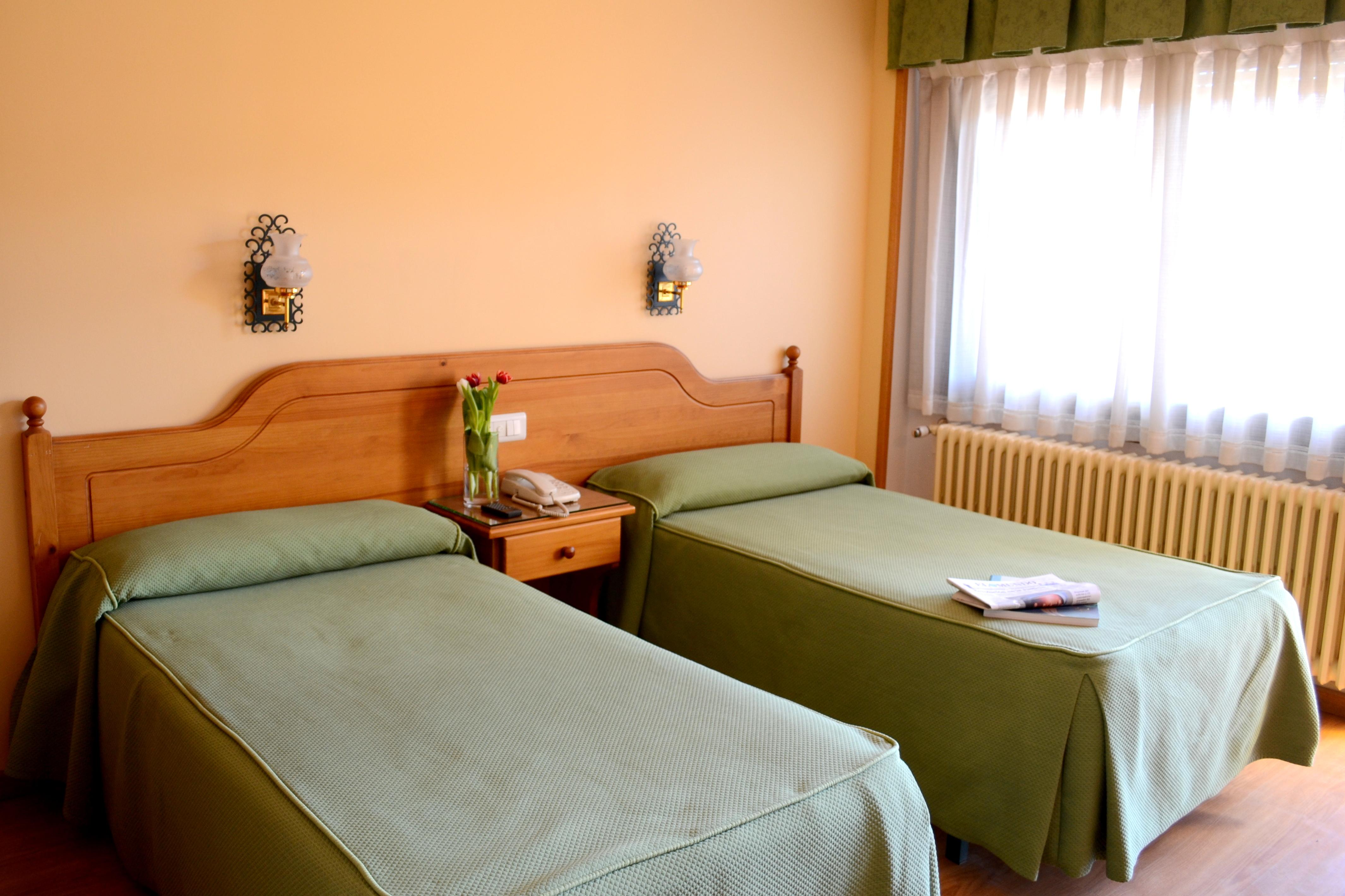 Hotel Mi Casa Sabiñánigo エクステリア 写真