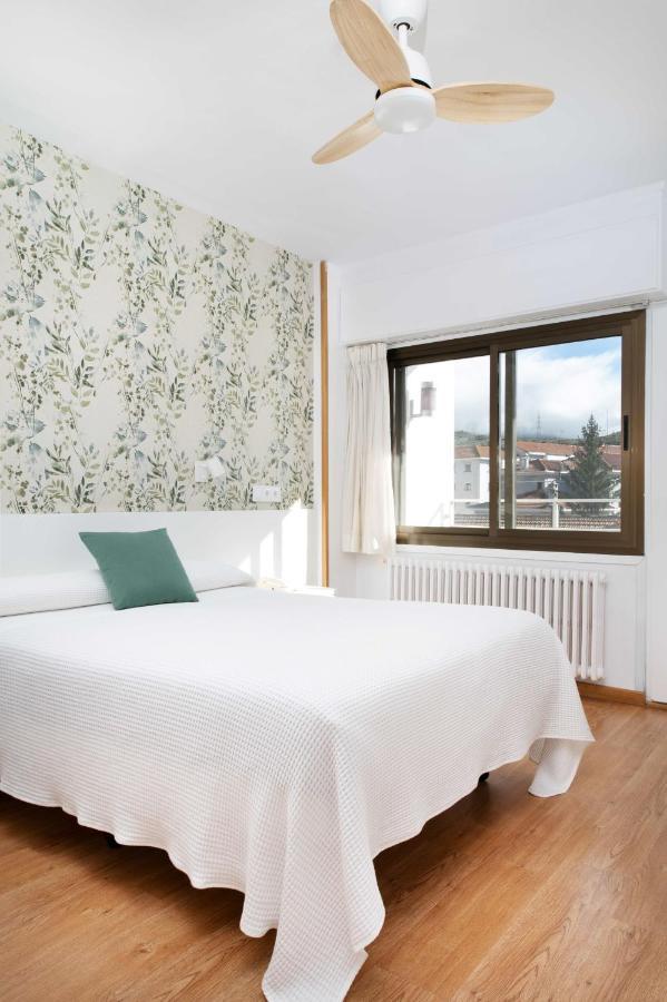 Hotel Mi Casa Sabiñánigo エクステリア 写真