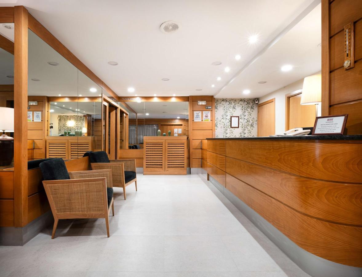 Hotel Mi Casa Sabiñánigo エクステリア 写真