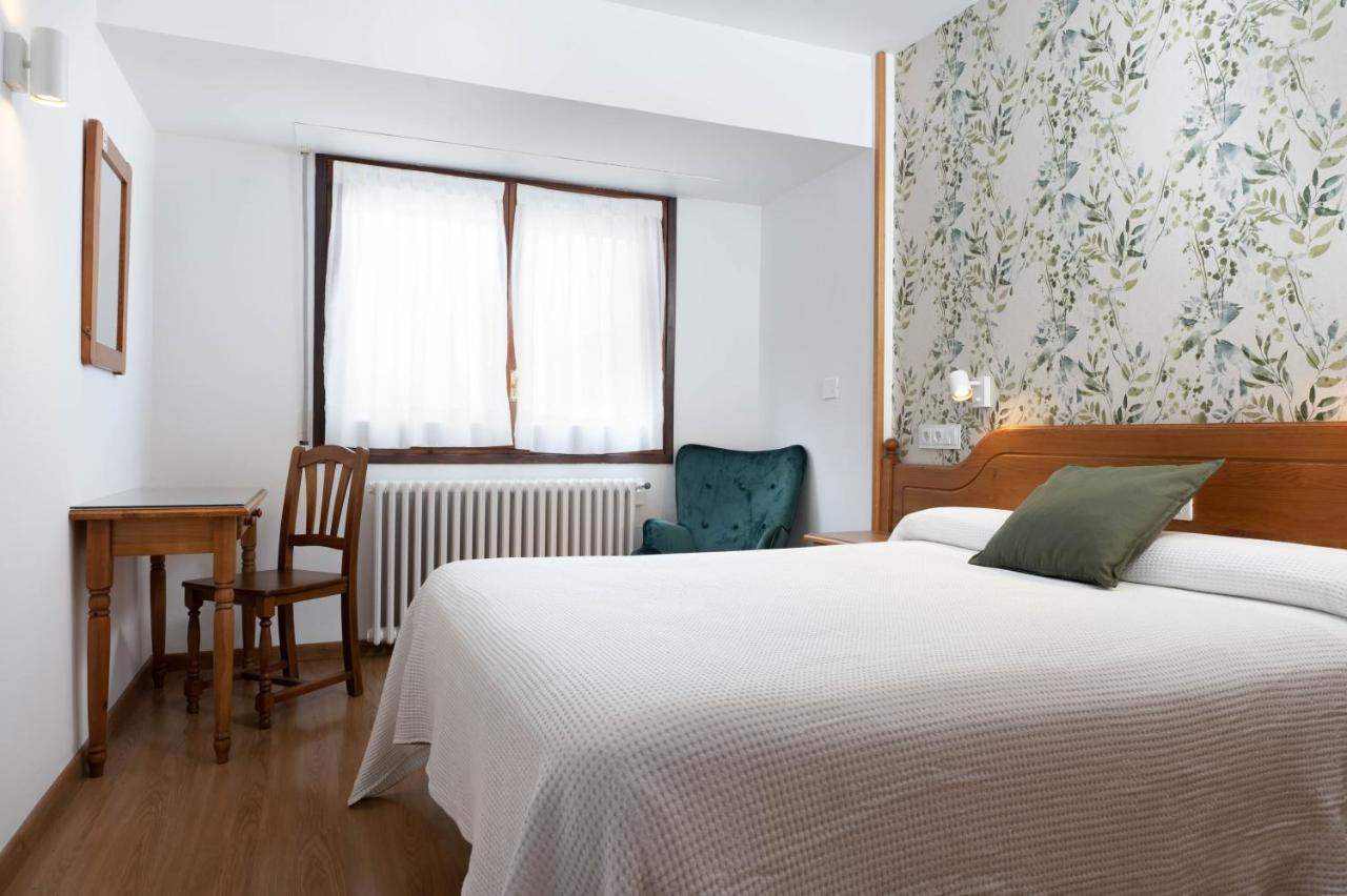 Hotel Mi Casa Sabiñánigo エクステリア 写真