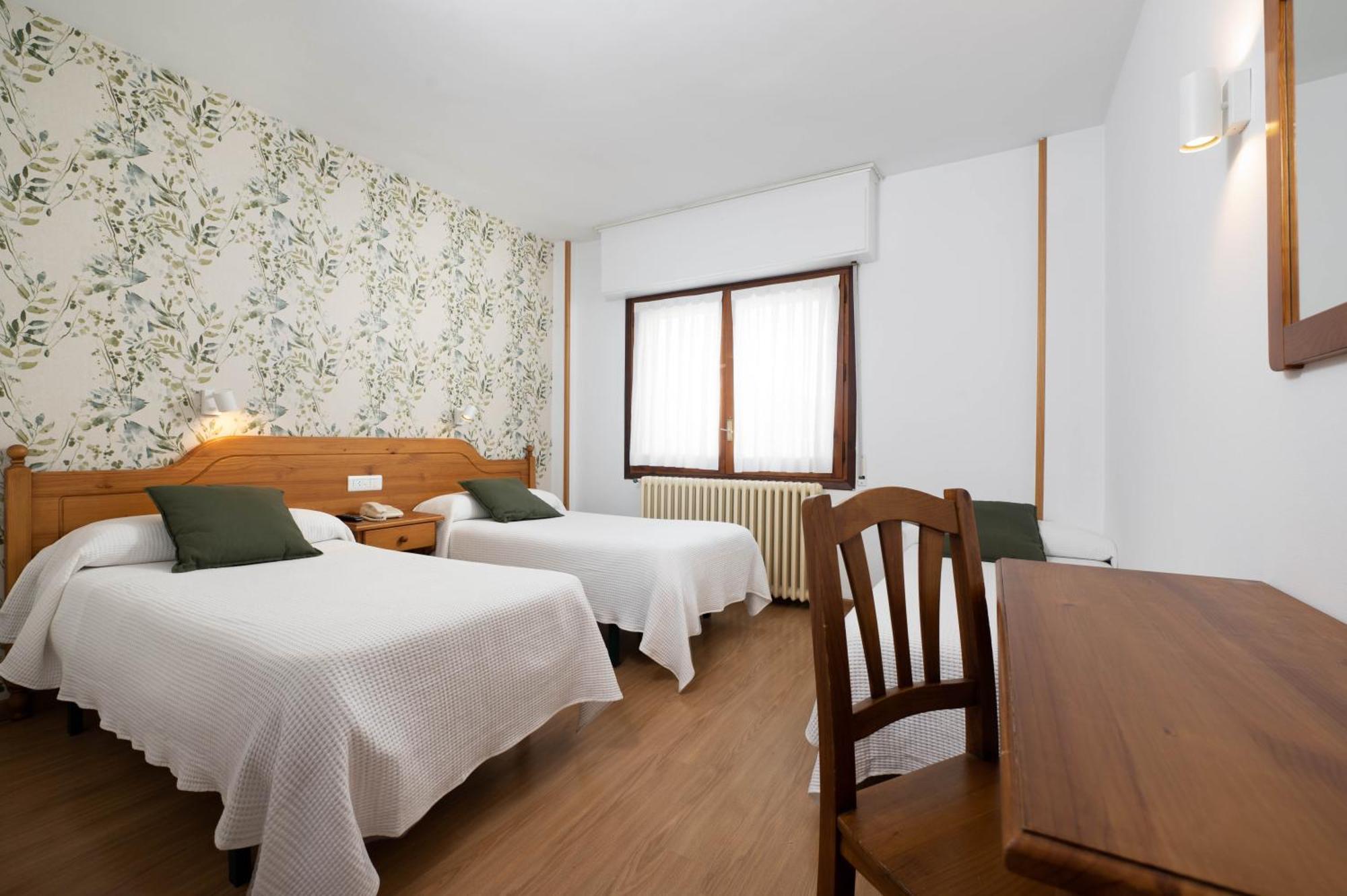 Hotel Mi Casa Sabiñánigo エクステリア 写真