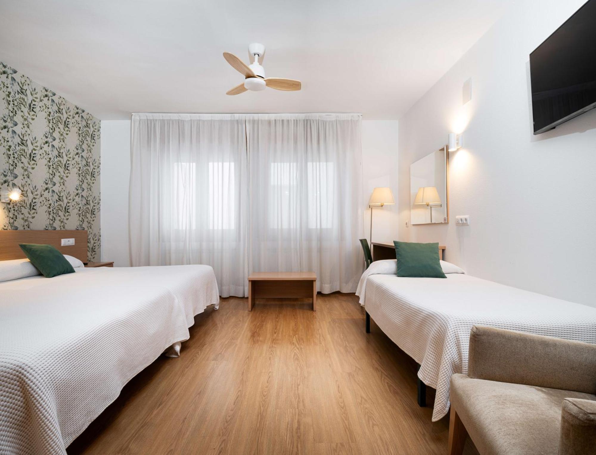 Hotel Mi Casa Sabiñánigo エクステリア 写真