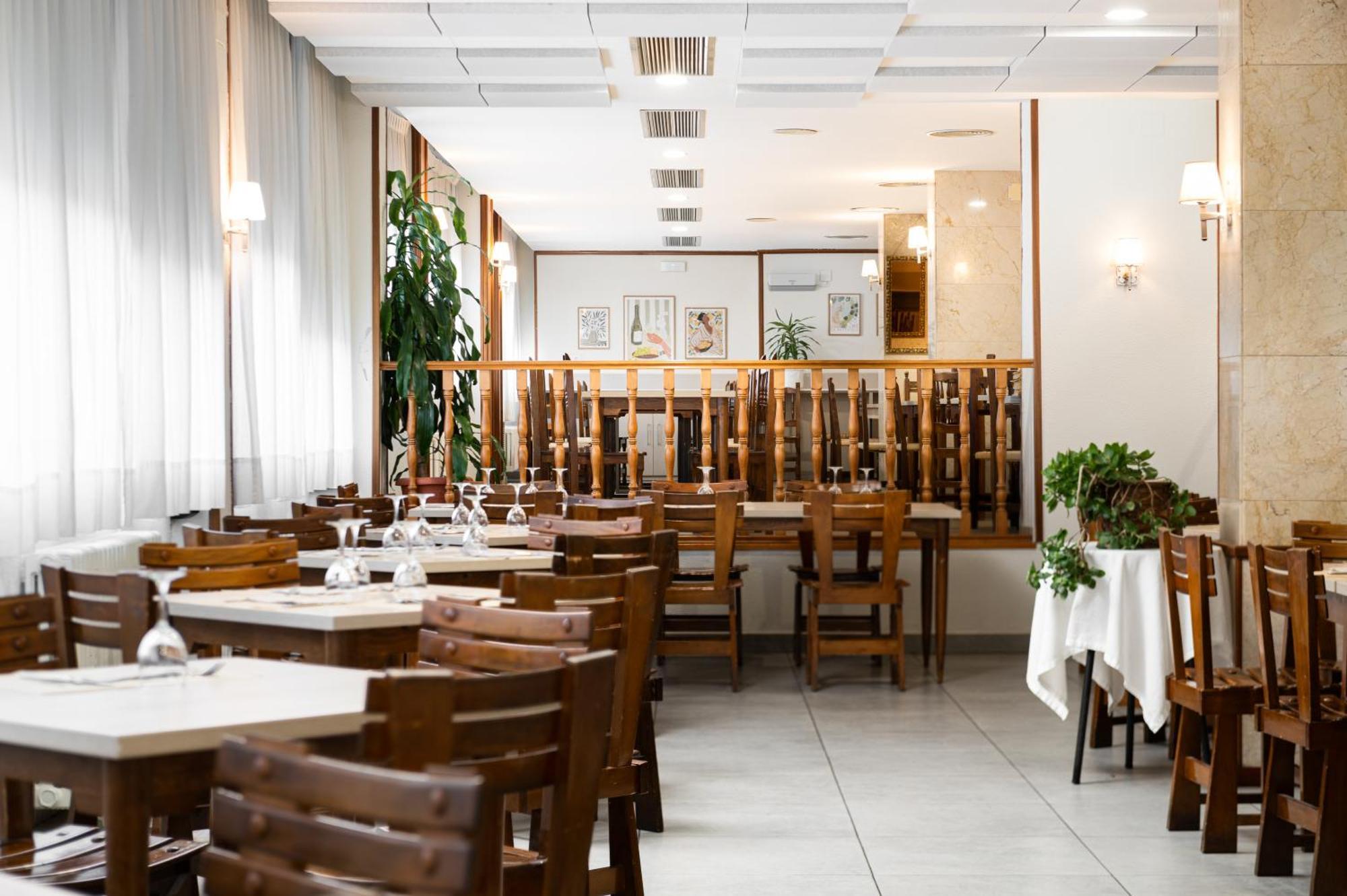 Hotel Mi Casa Sabiñánigo エクステリア 写真