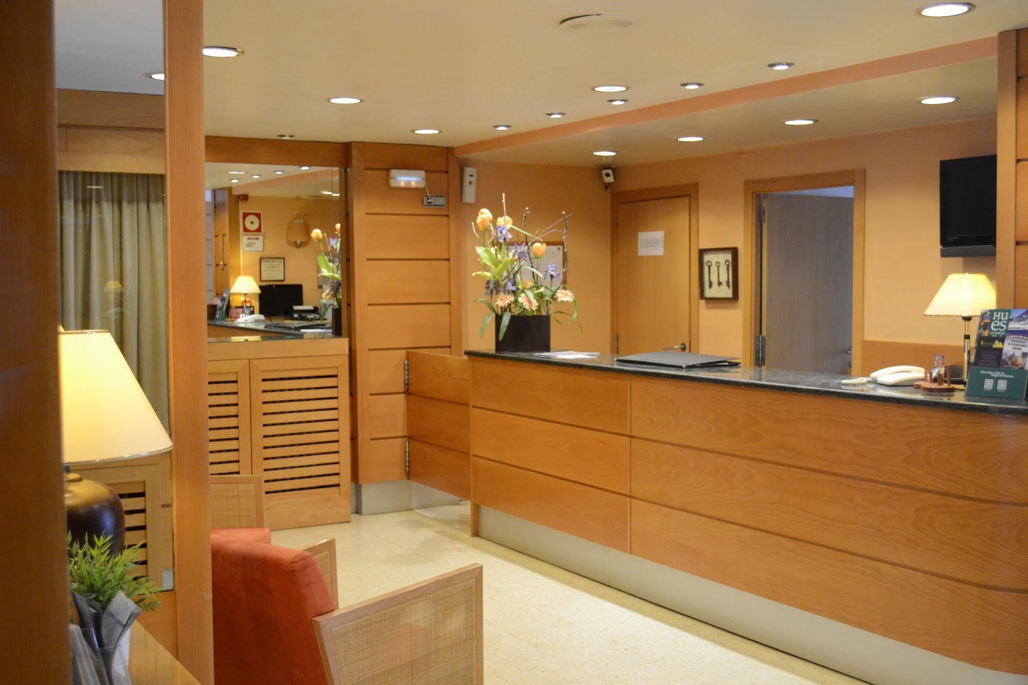 Hotel Mi Casa Sabiñánigo エクステリア 写真